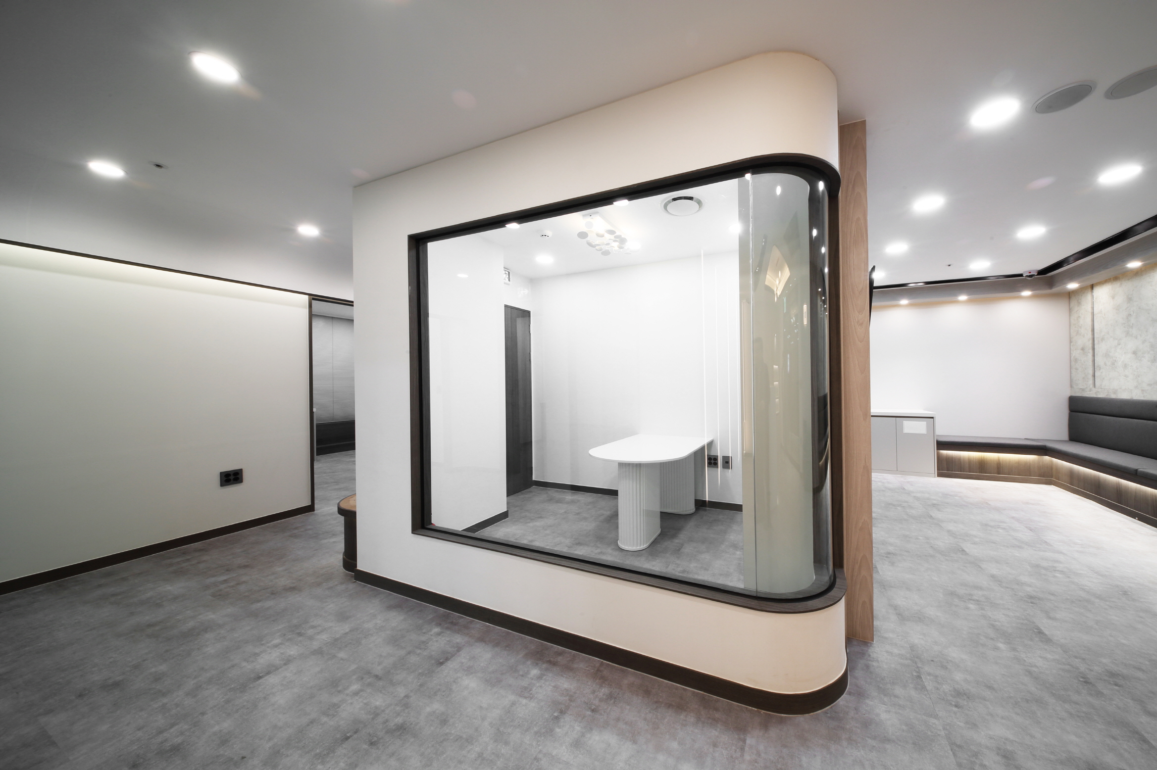 2000769928_WAEfdkmv_34730130eadc43baa9cd480d0d0b9fec9bb9a8c0.JPG 이미지크게보기